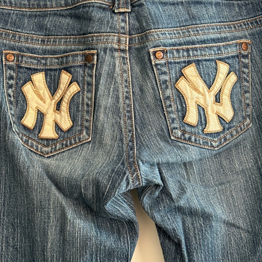 Touch by Alyssa Milano New York Yankees jeans, size 27 - Picture 4 of 6